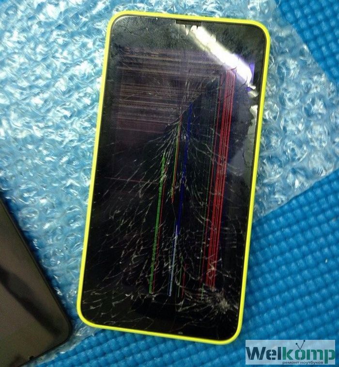 разбитый экран на Nokia Lumia 630